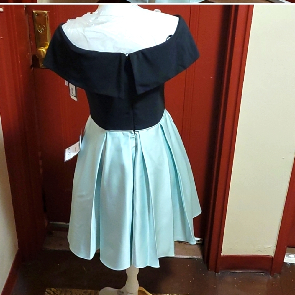 Betsey Adam's Women's Cold Shoulder Dess Size 8